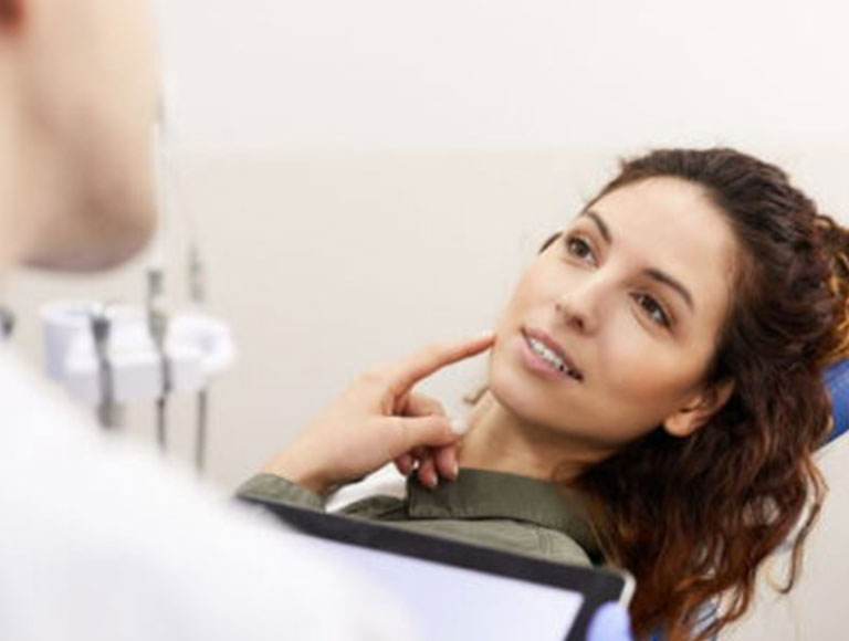 Emergency tooth extraction in Costa Mesa